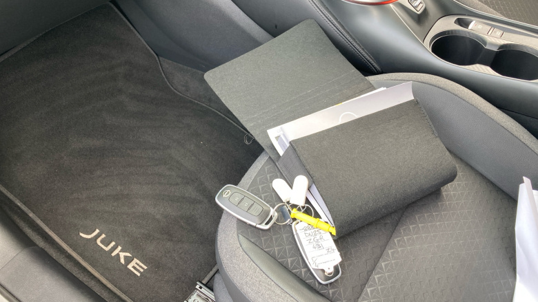 Nissan Juke 1.0 DiG-T N-Connecta 5dr Petrol Hatchback